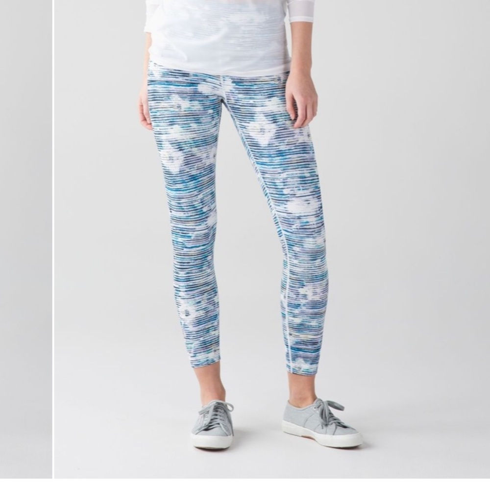 Lululemon High Times Pant *Full-On Luxtreme
Blurry Belle Multi